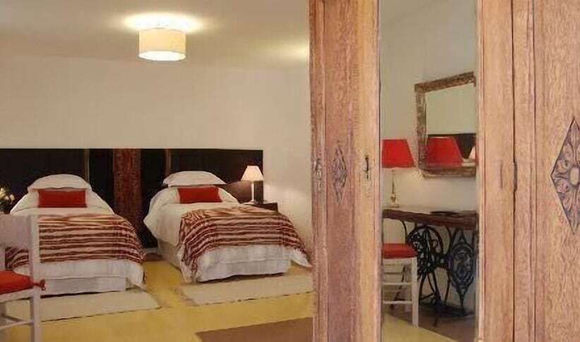 اتاق لوکس, Tiana Buenos Aires