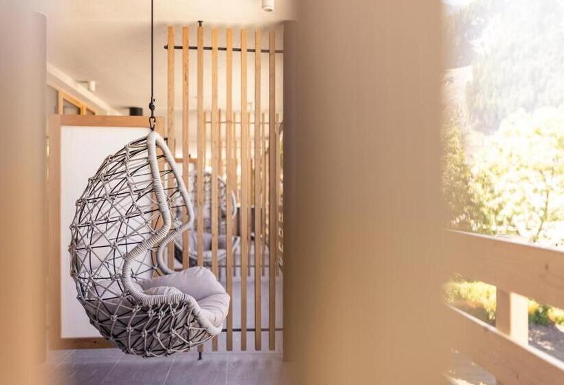 جناح مطلّ علي حمام السباحة, Winkler Sport & Spa Resort