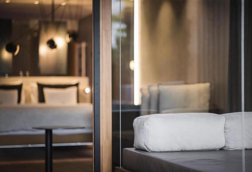 جناح مزود بجاكوزى, Winkler Sport & Spa Resort