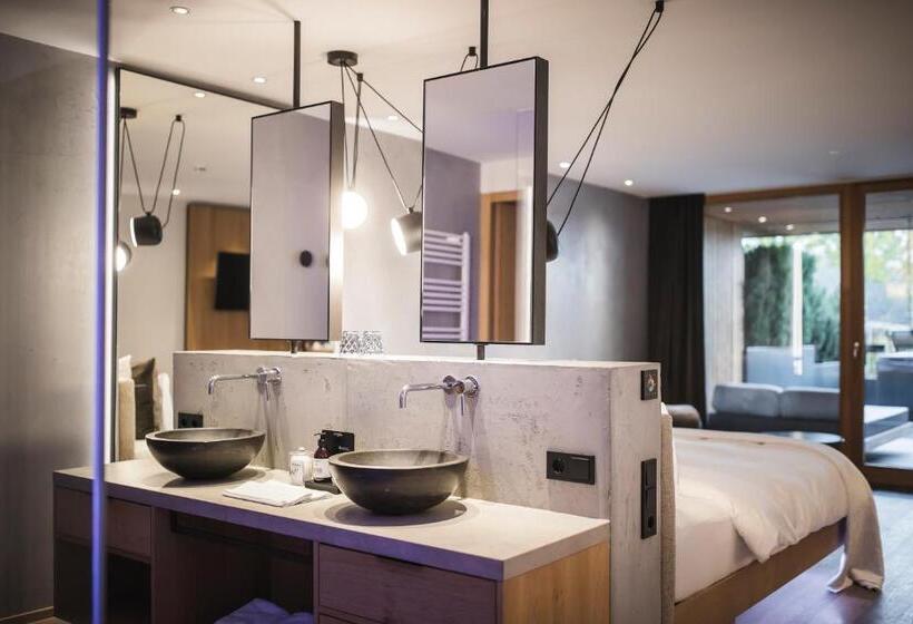 جناح مزود بجاكوزى, Winkler Sport & Spa Resort