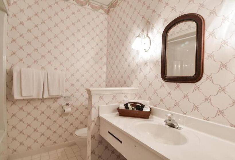 Standard Szoba, The Waring House