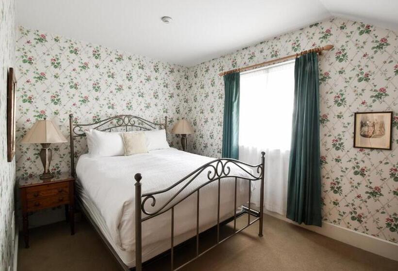 Standard Szoba, The Waring House