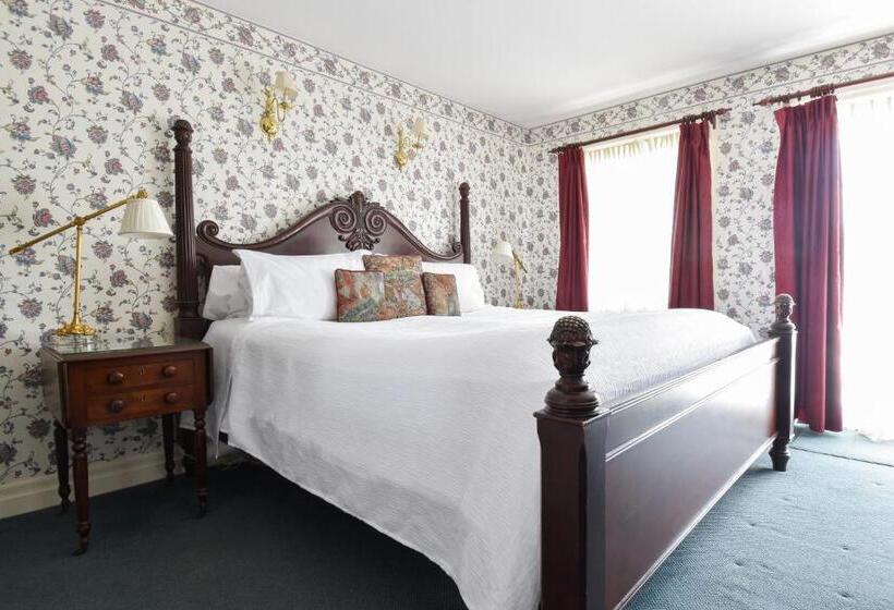 Superior Szoba King Size Bed, The Waring House