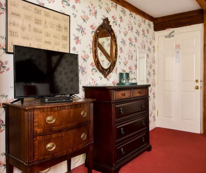 Superior Szoba, The Waring House