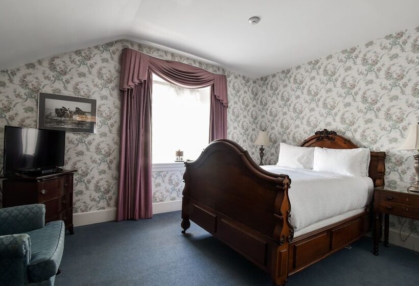 Standard Szoba, The Waring House