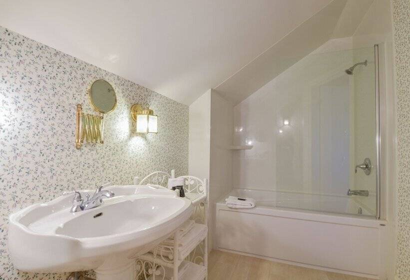 Standard Szoba, The Waring House