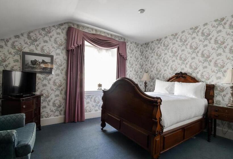 Standard Szoba, The Waring House