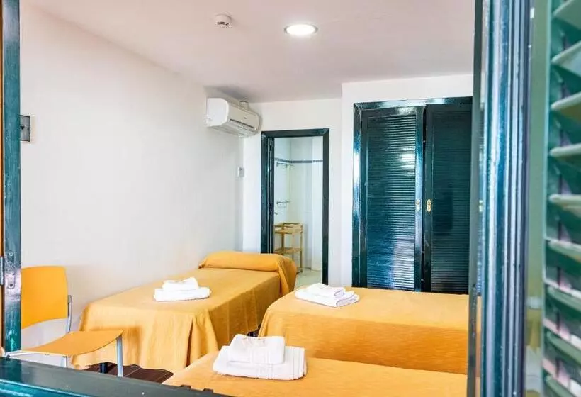 اتاق استاندارد سه نفره, Albergue Inturjoven Punta Umbría