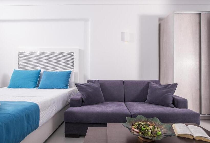 جناح جونيور مزوَّد بجاكوزي, Blue Waves Suites & Apartments