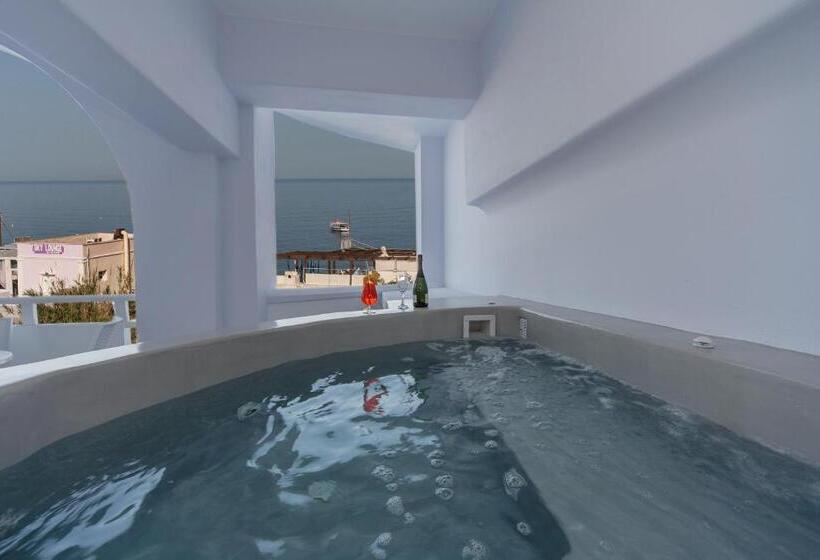 Люкс с гидромассажем, Blue Waves Suites & Apartments
