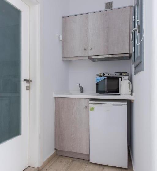 جناح عائلي, Blue Waves Suites & Apartments