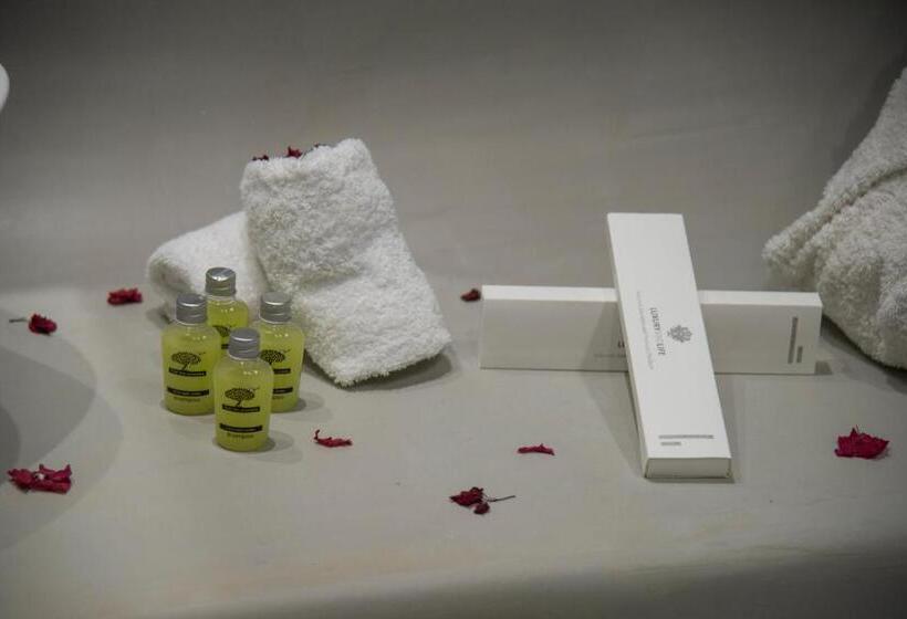 جناح ديلوكس, Blue Waves Suites & Apartments