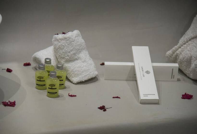 جناح ديلوكس, Blue Waves Suites & Apartments