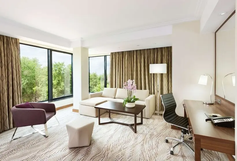 سوئیت با تخت بزرگ, Doubletree By Hilton Hotel & Conference Centre Warsaw
