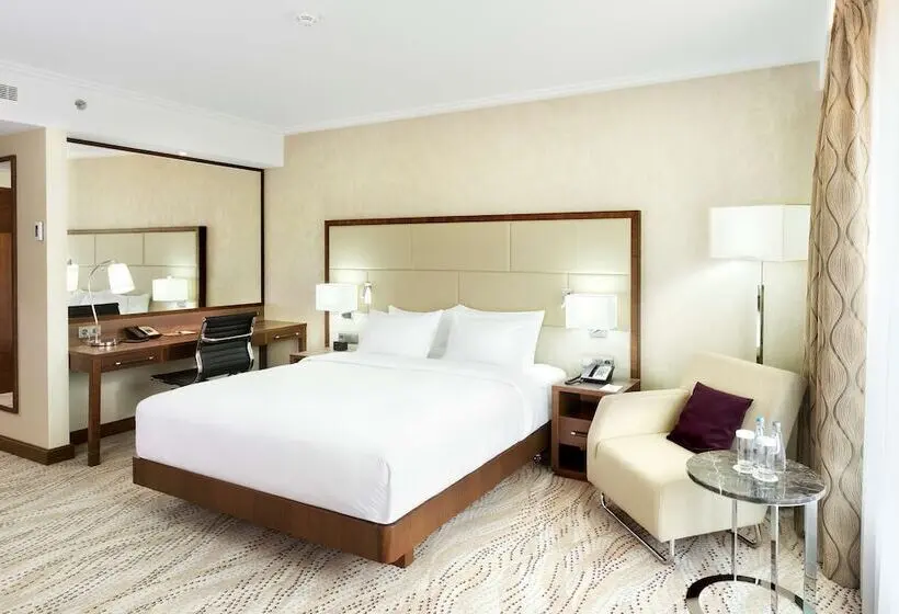 سوئیت با تخت بزرگ, Doubletree By Hilton Hotel & Conference Centre Warsaw
