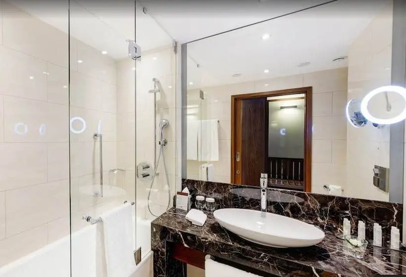 اتاق استاندارد با چشم‌انداز باغ, Doubletree By Hilton Hotel & Conference Centre Warsaw