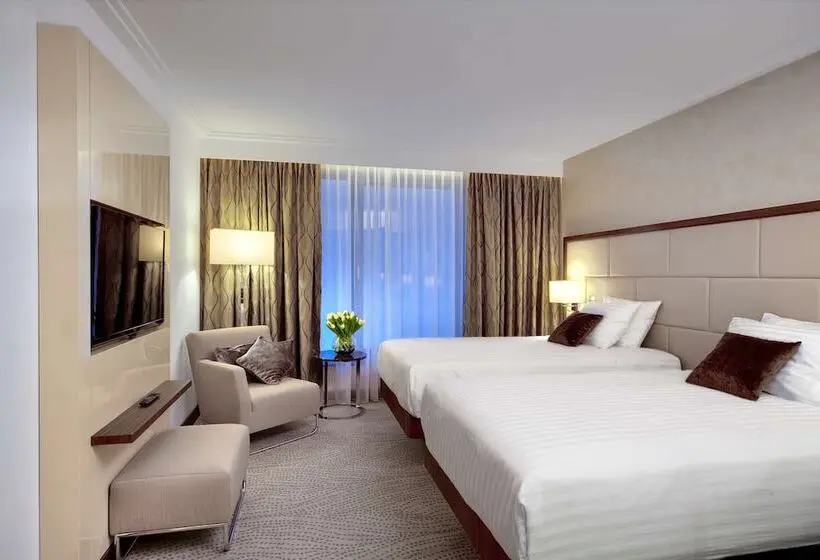 اتاق استاندارد با چشم‌انداز باغ, Doubletree By Hilton Hotel & Conference Centre Warsaw