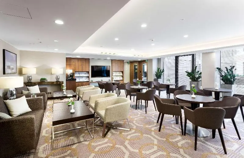 اتاق استاندارد با تخت بزرگ, Doubletree By Hilton Hotel & Conference Centre Warsaw