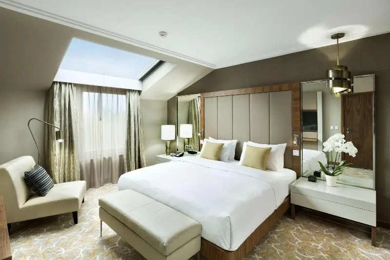 اتاق لوکس با تخت بزرگ, Doubletree By Hilton Hotel & Conference Centre Warsaw