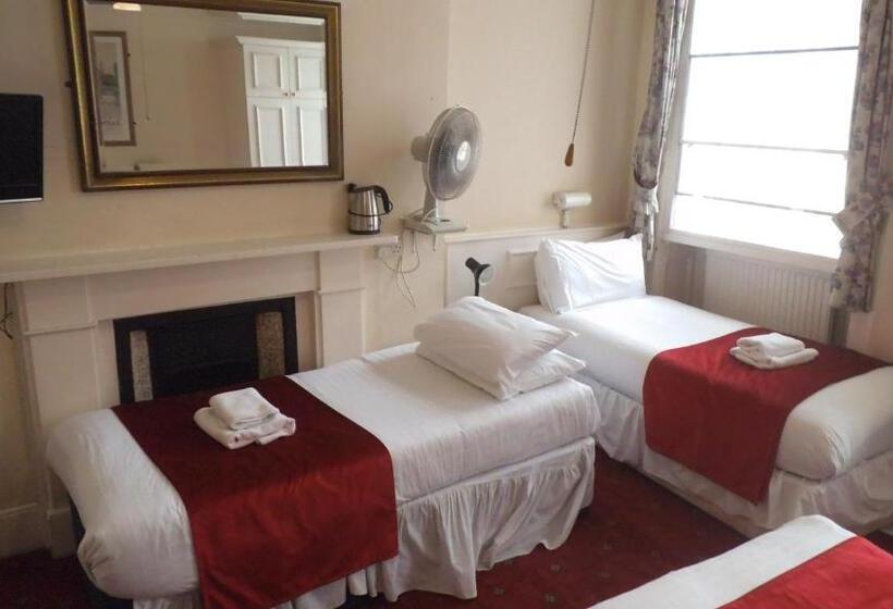 اتاق استاندارد چهارنفره با سرویس بهداشتی مشترک, Arran House