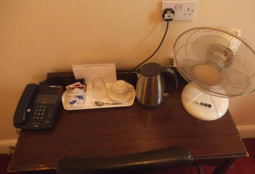 غرفة قياسية ثلاثية, Arran House