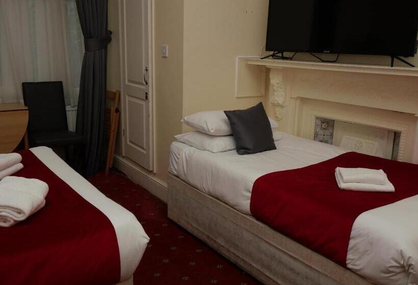 غرفة قياسية ثلاثية, Arran House