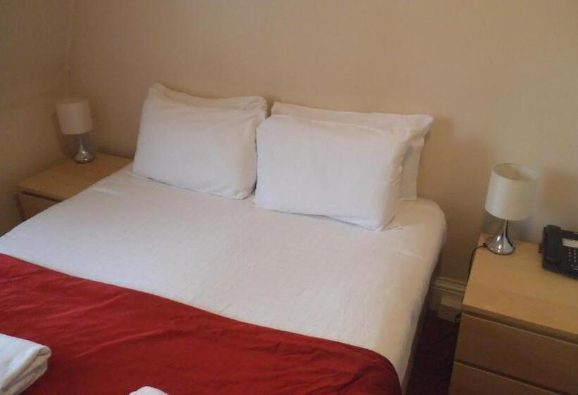 غرفة قياسية ثلاثية, Arran House