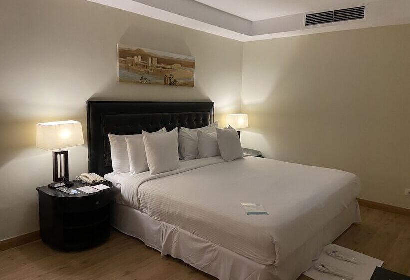 سوییت جونیور, Barcelo Cairo Pyramids