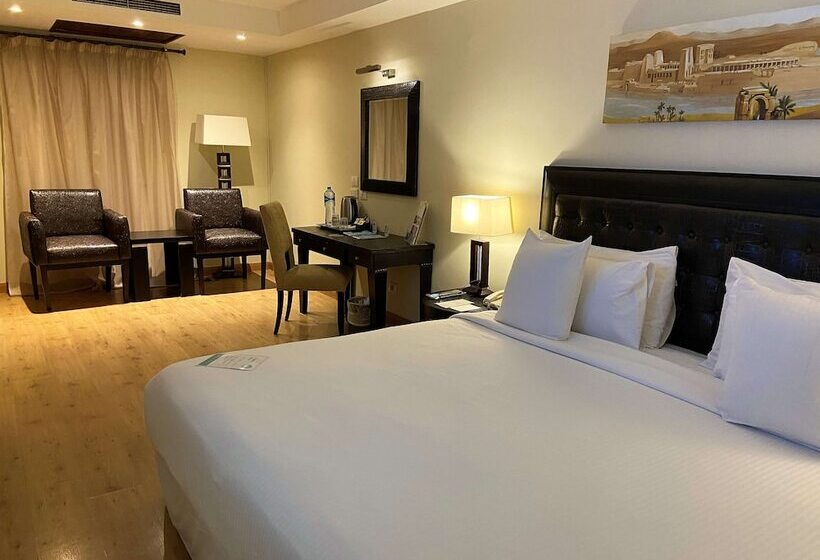 سوییت جونیور, Barcelo Cairo Pyramids