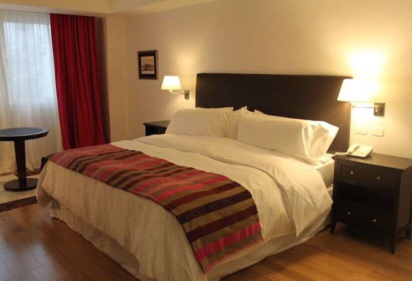 اتاق سوپریور, Club Frances