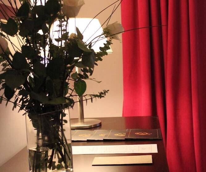 اتاق سوپریور, Club Frances