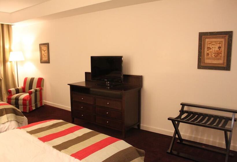 اتاق سوپریور, Club Frances