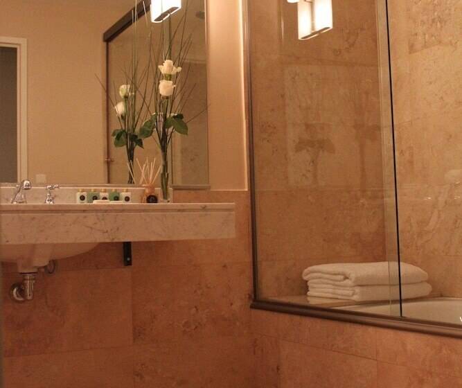 اتاق استاندارد, Club Frances