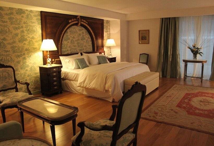 سوییت اجرایی, Club Frances