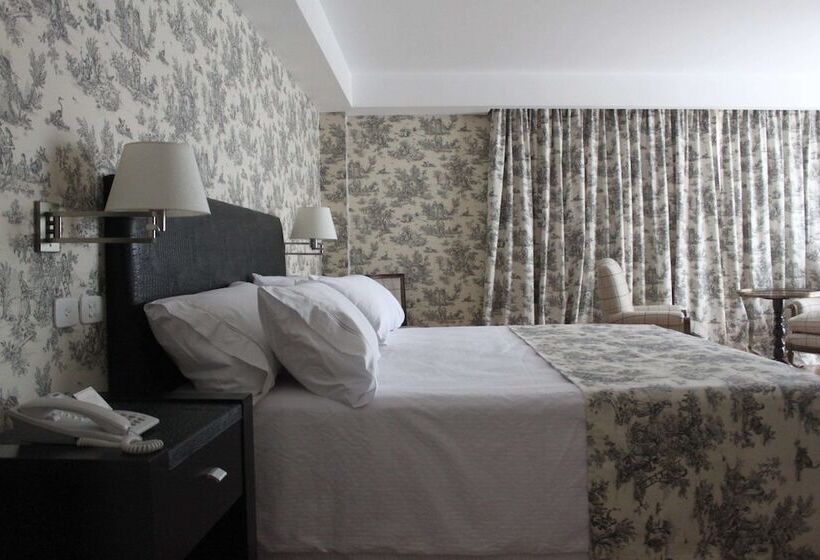 سوییت لوکس, Club Frances