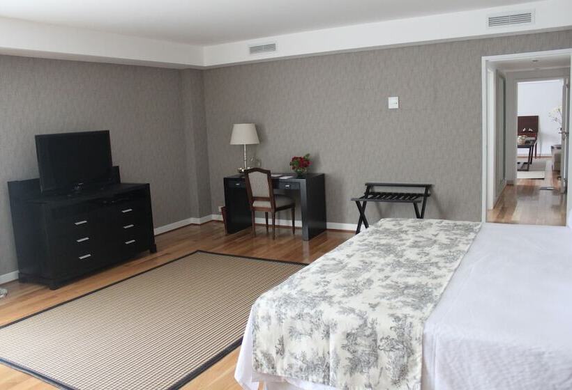 سوییت لوکس, Club Frances