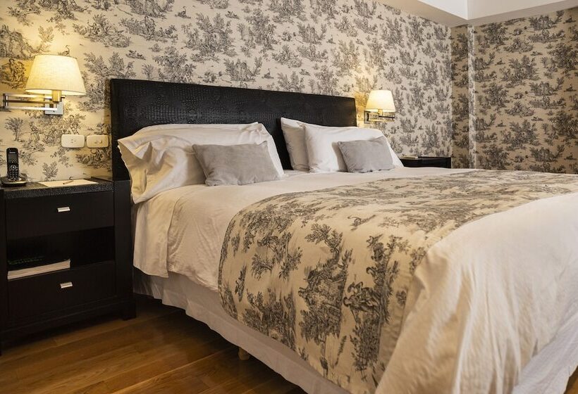 سوییت لوکس, Club Frances