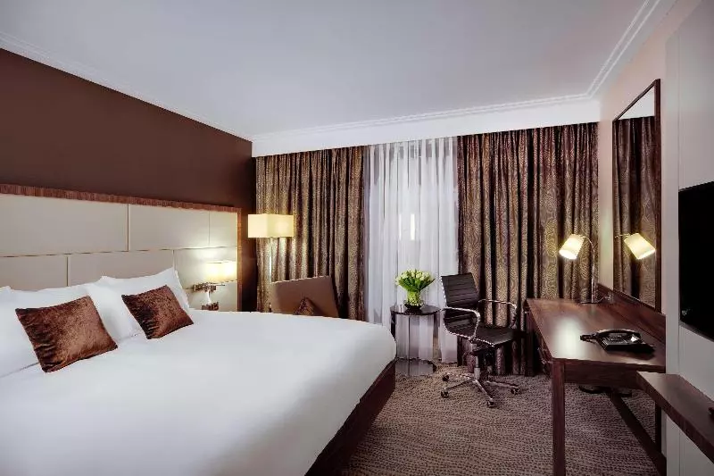 اتاق استاندارد با تخت بزرگ, Doubletree By Hilton Hotel & Conference Centre Warsaw