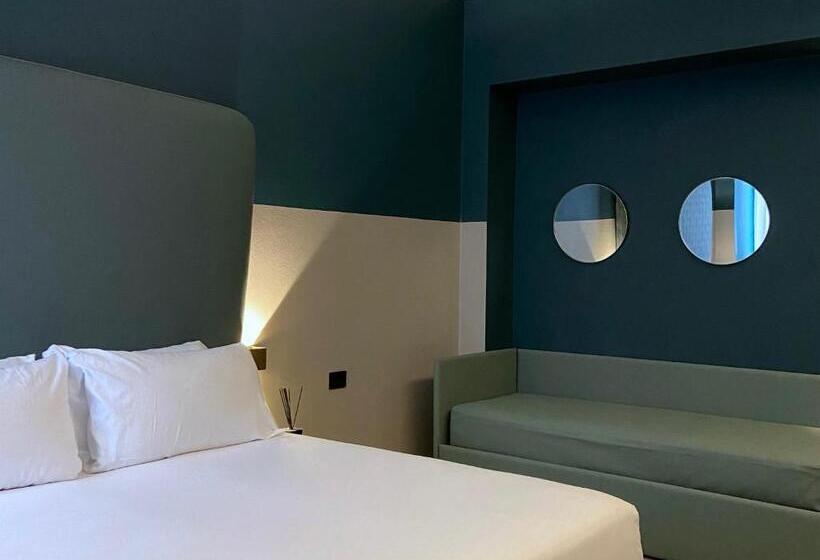 四人标准间, Av Hotel Milano