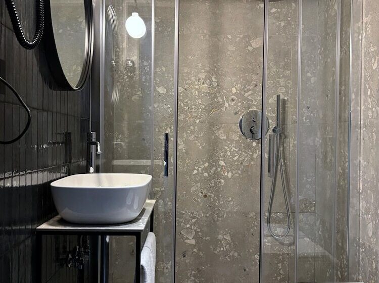 标准间, Av Hotel Milano