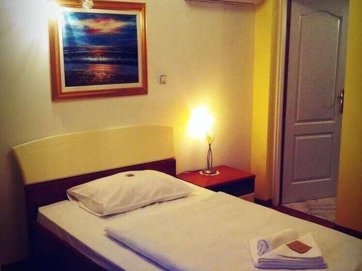 スタンダードシングルルーム, Garny Pleso