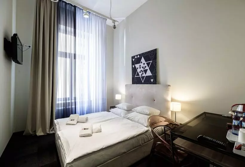 اتاق کلاسیک, Home Apart