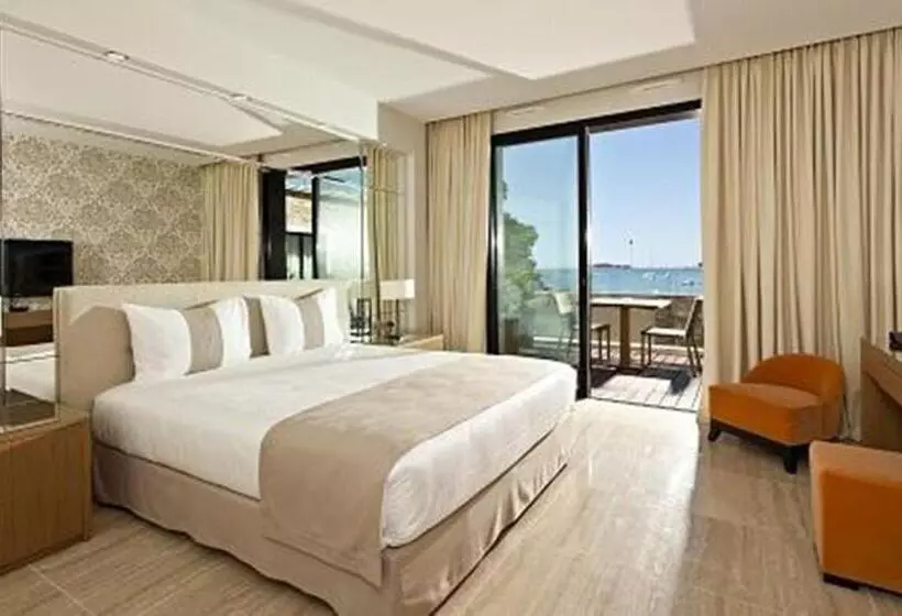 オーシャンビュースーペリアールーム, Hostellerie La Farandole