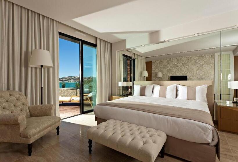 סוויטת ג'וניור נוף לים, Hostellerie La Farandole