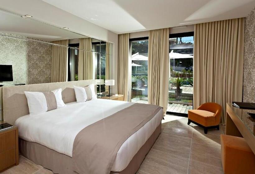 חדר סופריור נוף לבריכה, Hostellerie La Farandole