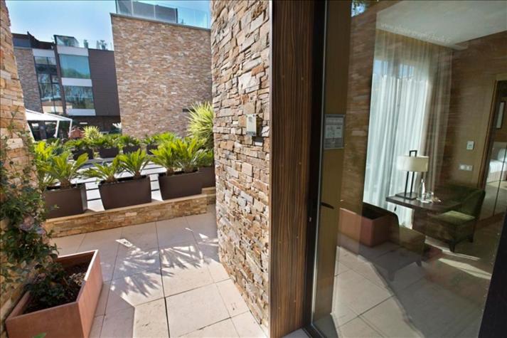 סוויטה נוף לבריכה, Hostellerie La Farandole