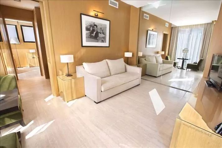 プールビュースイート, Hostellerie La Farandole