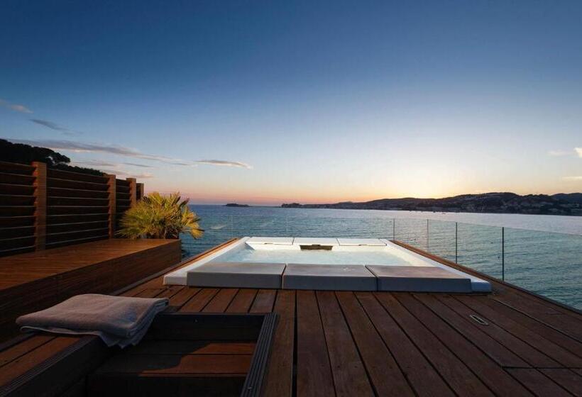 סוויטת דלוקס נוף לים, Hostellerie La Farandole