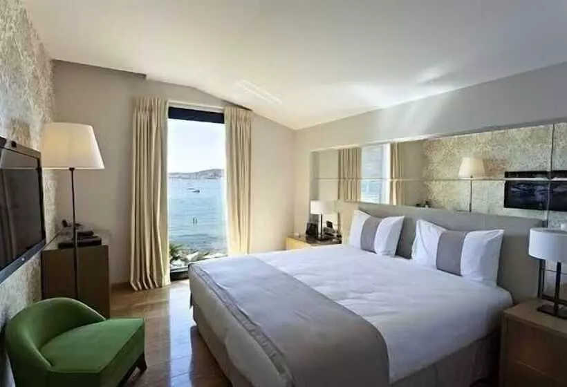 クラシックルーム, Hostellerie La Farandole