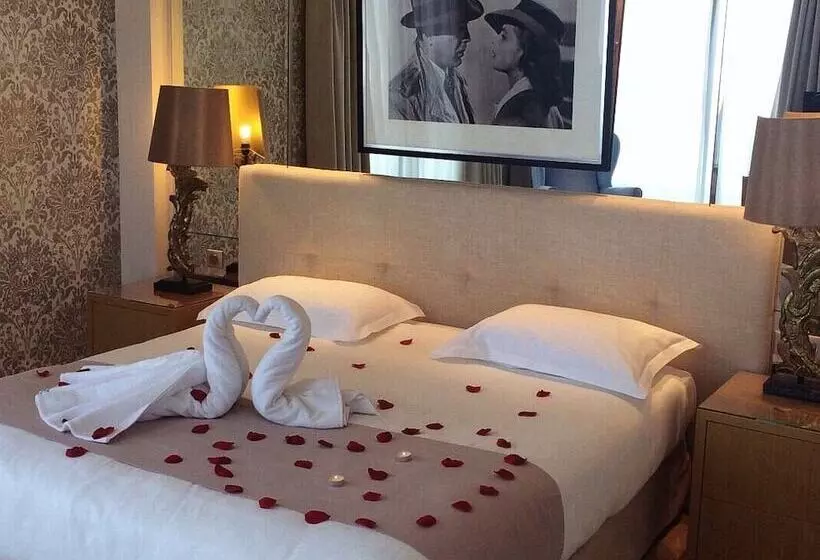 プールの見えるスーペリアルーム, Hostellerie La Farandole